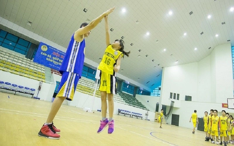 Chi phí học bóng rổ một khóa bao nhiêu tiền?